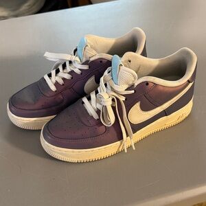 Nike Kids Air Force 1 '07 LV8 Iced Lilac size 6